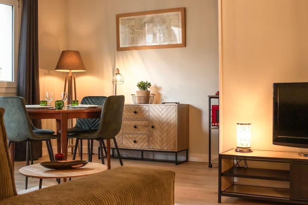Logement Centre Ville De Reims - Commerces - Wifi 외부 사진